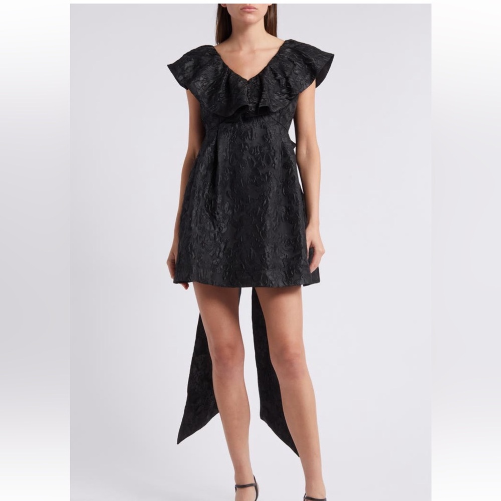 Floral jacquard bow 
Back cocktail dress
One time used